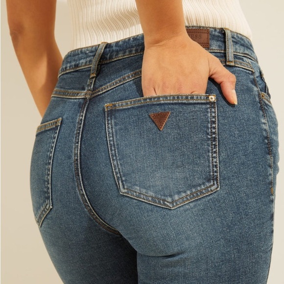 New GUESS 1981 STRAIGHT CROP JEANS SZ 26 - Picture 3 of 9